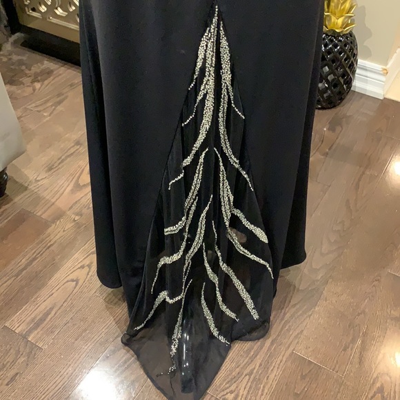 Le Gala Dress - Picture 8 of 15